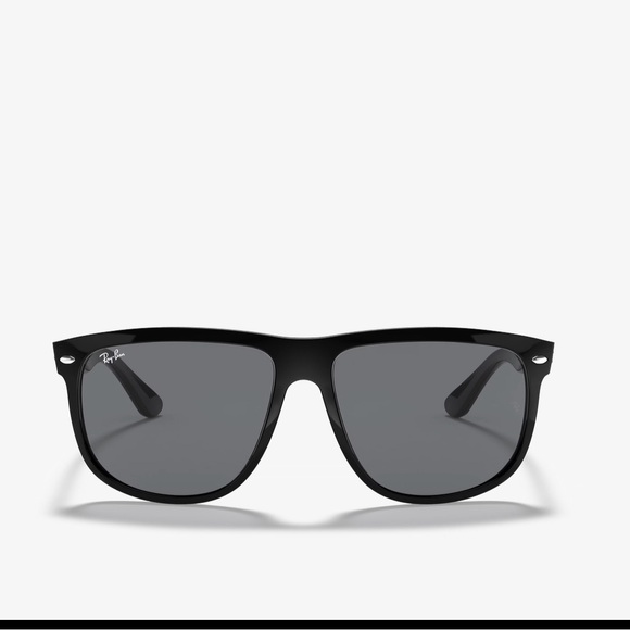 Ray-Ban Other - Ray-Ban Black Frame with Gray Lenses Sunglasses